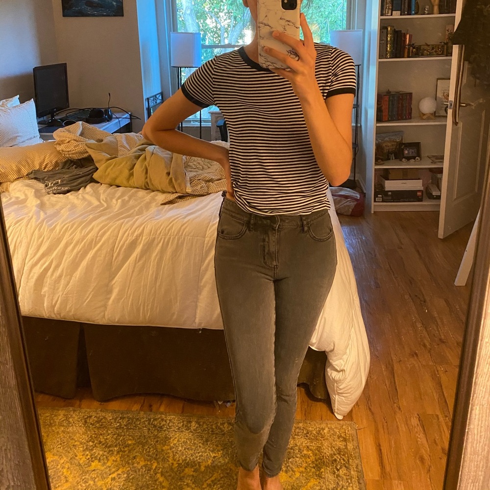 High waisted grey American Eagle stretch jegging